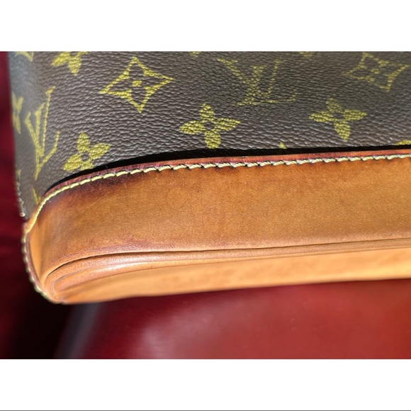 Authentic Louis Vuitton Alma PM in Monogram - Picture 10 of 17